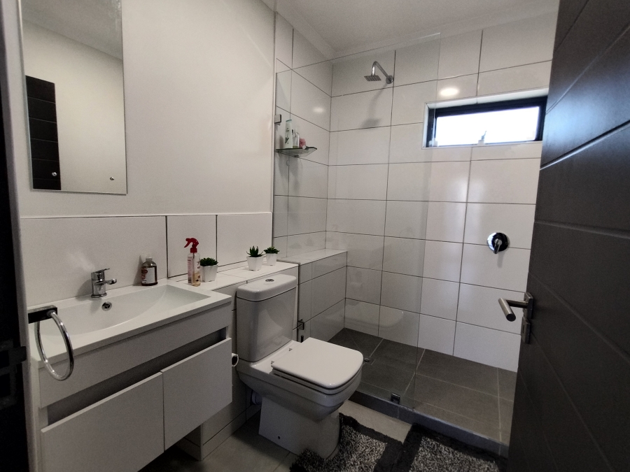 To Let 2 Bedroom Property for Rent in Jakarandas Western Cape